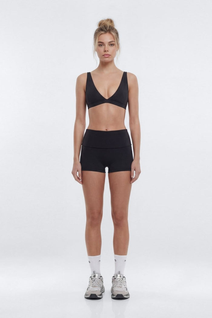 https://cdn.shopify.com/s/files/1/0293/9277/files/01-27-26_S9_28_B12503SB0502_Black_JG_AS_10-59-09_0212-7_PXF_JF_ES.jpg?v=1769899953